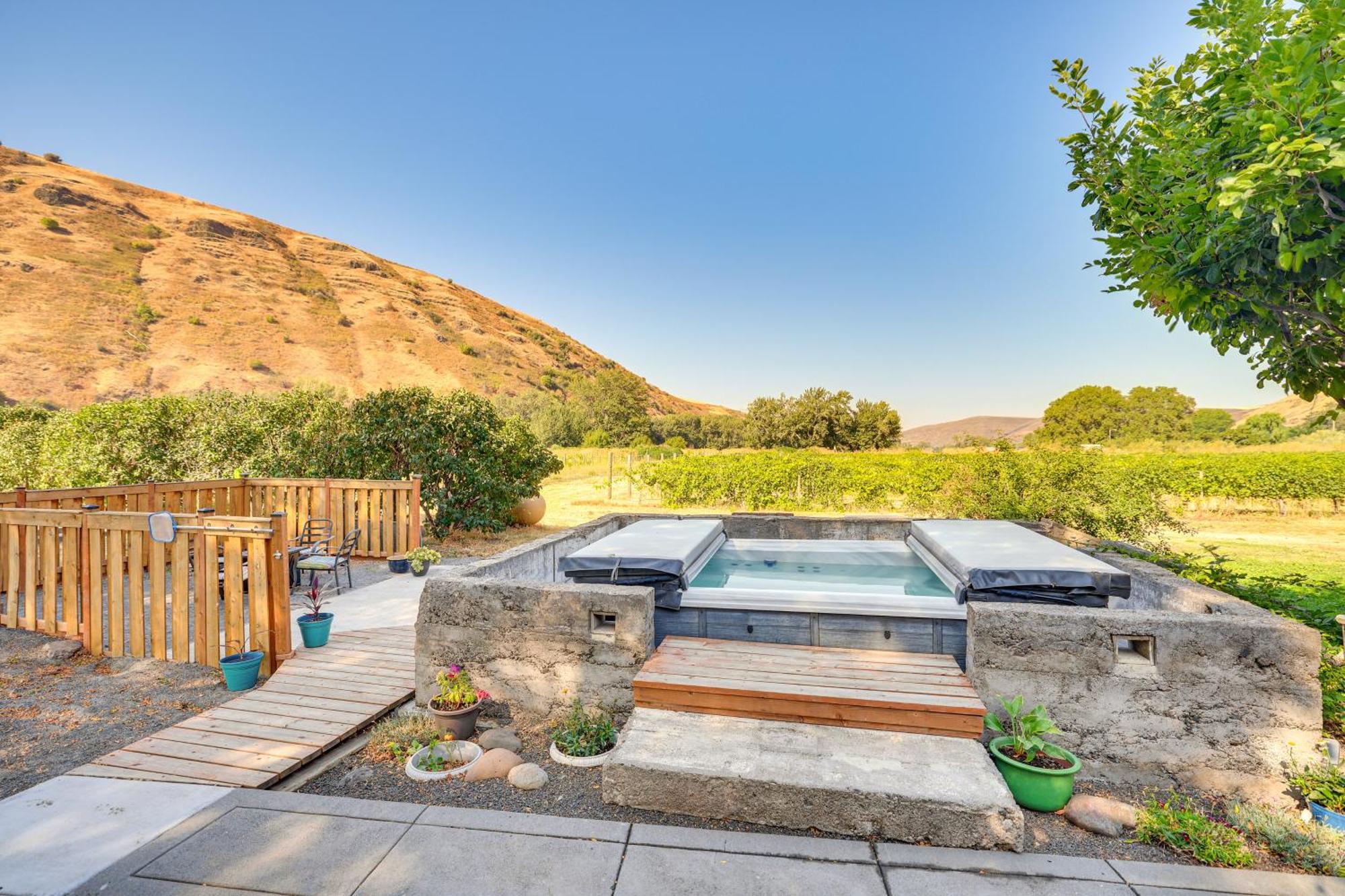 Mongata Winery Romantic Retreat On-Site Tastings! Milton-Freewater Bagian luar foto