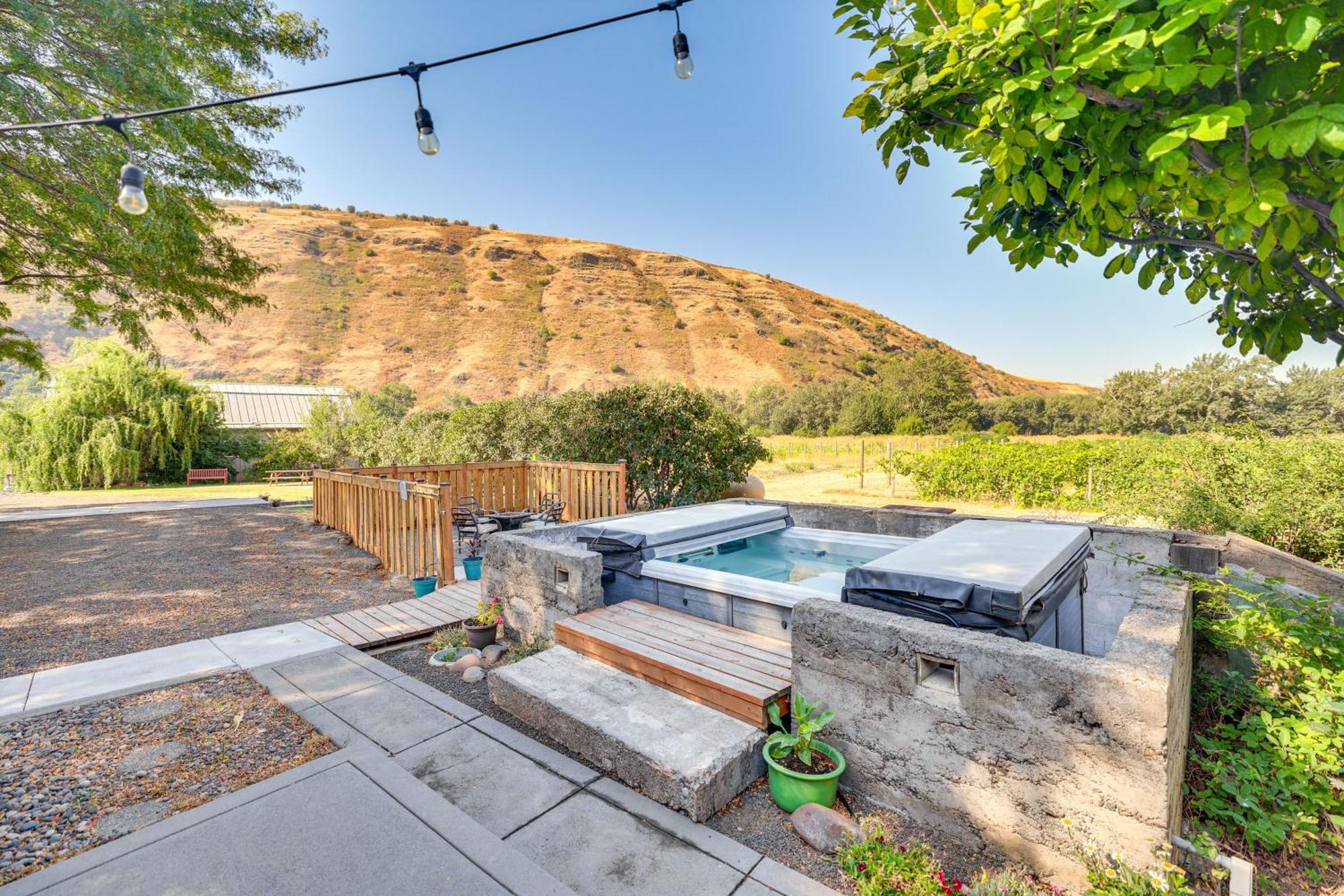 Mongata Winery Romantic Retreat On-Site Tastings! Milton-Freewater Bagian luar foto